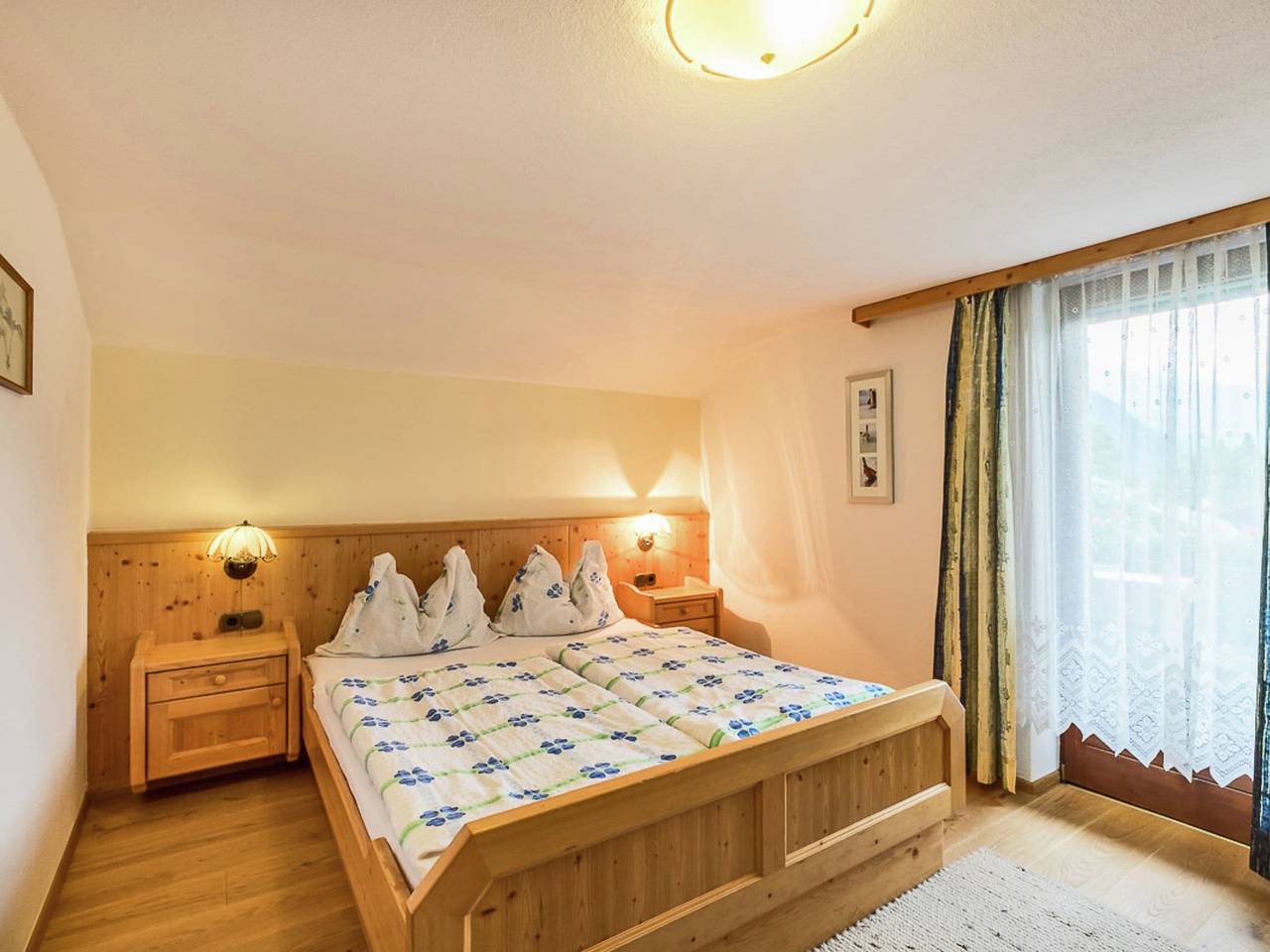 Ganze Wohnung, Chalet in Fügen nahe Spieljochbahn in Tuxer Alpen, Fügen