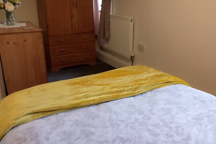 Comfortable three bedroom bungalow located in Orkney Islands complete with emus. in Orkney Inseln