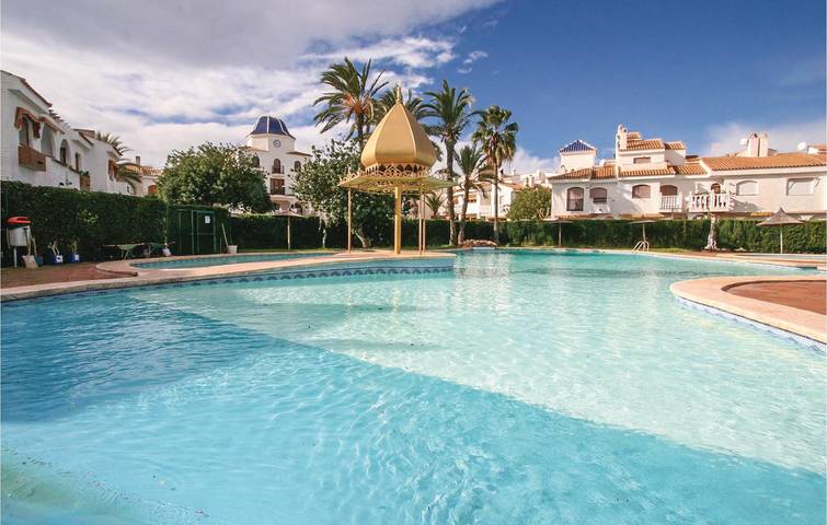 Location de vacances pour 6 personnes, avec terrasse et piscine à Gran Alacant - 2