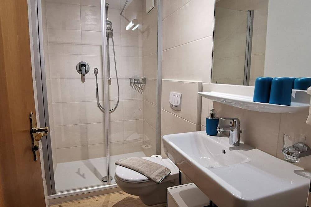 Ganze Wohnung, Ferienwohnung Walmberg mit Blick auf den Obstgarten in Reit im Winkl, Bayerische Alpen