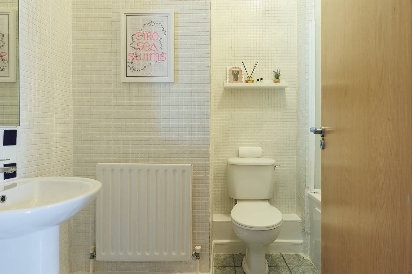Entire apartment, Guestready - Modern Docklands retreat in Dublin in Dublin, County Dublin