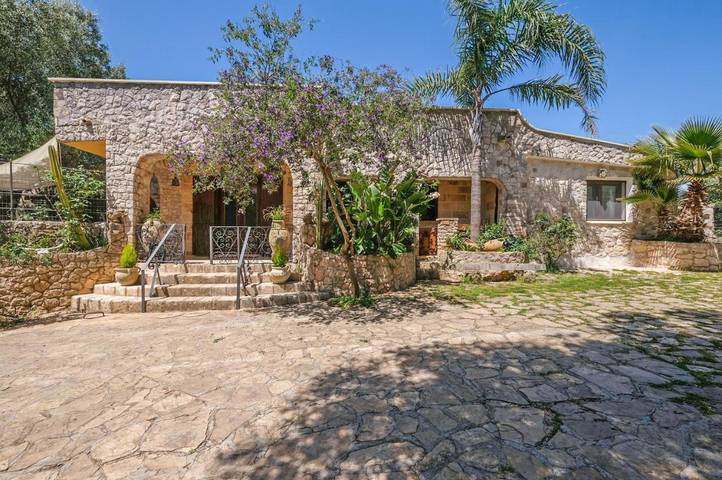 Location de vacances pour 8 personnes, avec jardin ainsi que piscine et vue à Tricase - 4