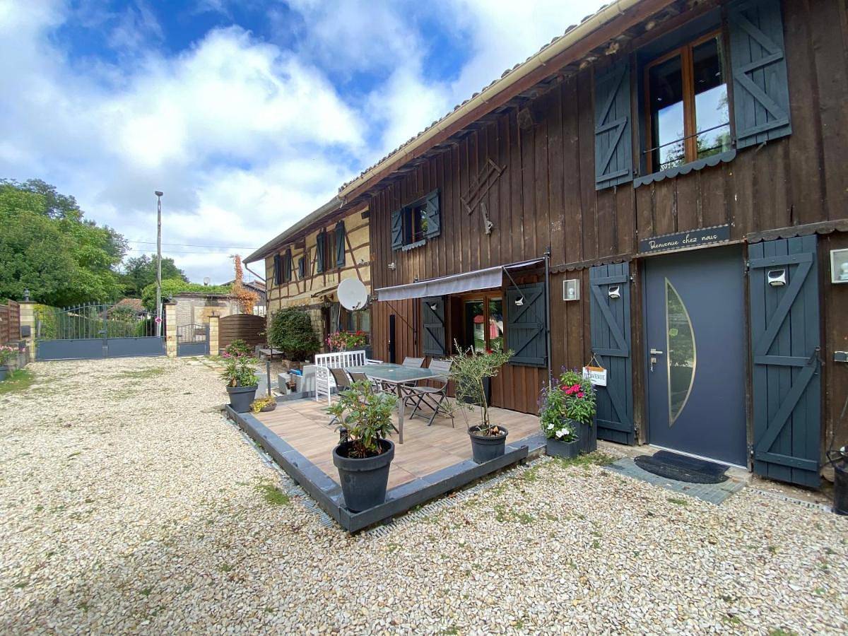 Two-Bedroom House in Moiremont, Marne