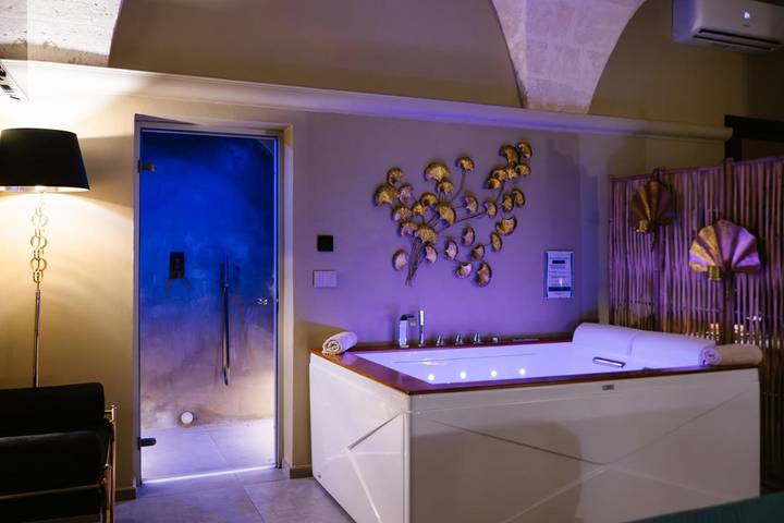 B&b per 3 persone, con Balcone e Idromassaggio nonché Terrazza e Panorama a Oria