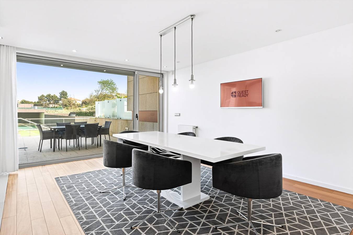 Guestready - Luxurious Beachfront Villa Retreat in Distrito do Porto