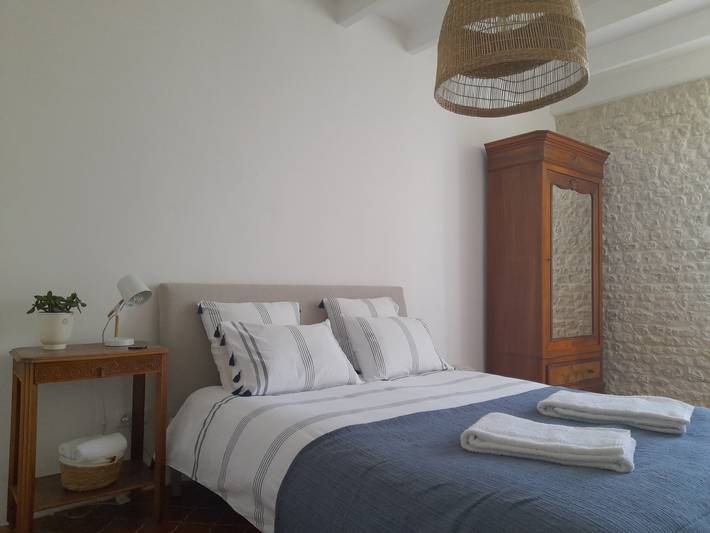 Gîte « Location de Vacances » avec terrasse privée, jardin privé et Wi-Fi in Ambleville, Charente