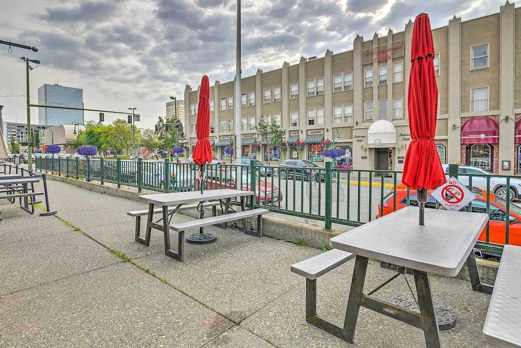 Ganze Wohnung, Modern Downtown Apt - Walk to Parks + Cafes! in Anchorage, Alaska
