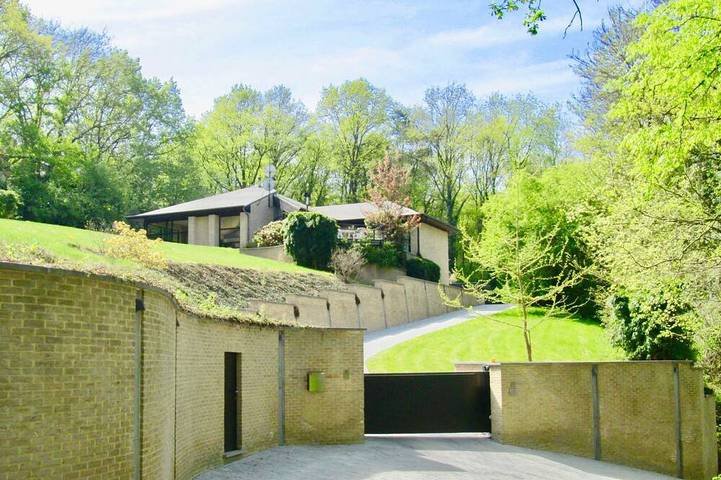 Location de vacances pour 15 personnes, avec Balcon ainsi que Jacuzzi et Jardin dans Bierges
