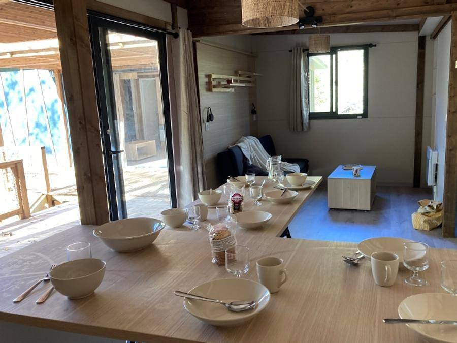 Flower Camping La Bexanelle - Chalet 10 personnes - Portland Premium 70m² - 5 chambres (2+3) + Tv + Lv + Terrasse semi couverte in Val-de-Sos, Parc naturel régional des Pyrénées ariégeoises