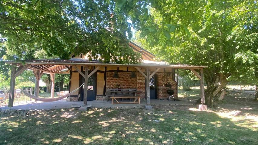 Location de vacances pour 8 personnes, avec jardin ainsi que terrasse et vue, animaux acceptés dans Landouzy-la-Cour - 2