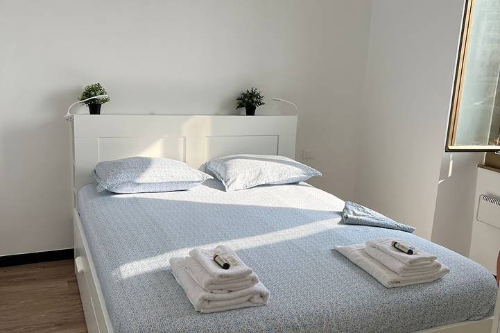 Ganze Wohnung, View and Comfort near Train and Metro Station, Porto Antico, Terminal Cruises. in Genua (Stadt), Genua
