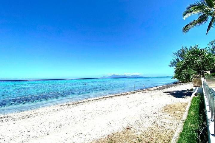 Gîte pour 4 personnes, avec piscine ainsi que terrasse et jardin dans Paea - 4