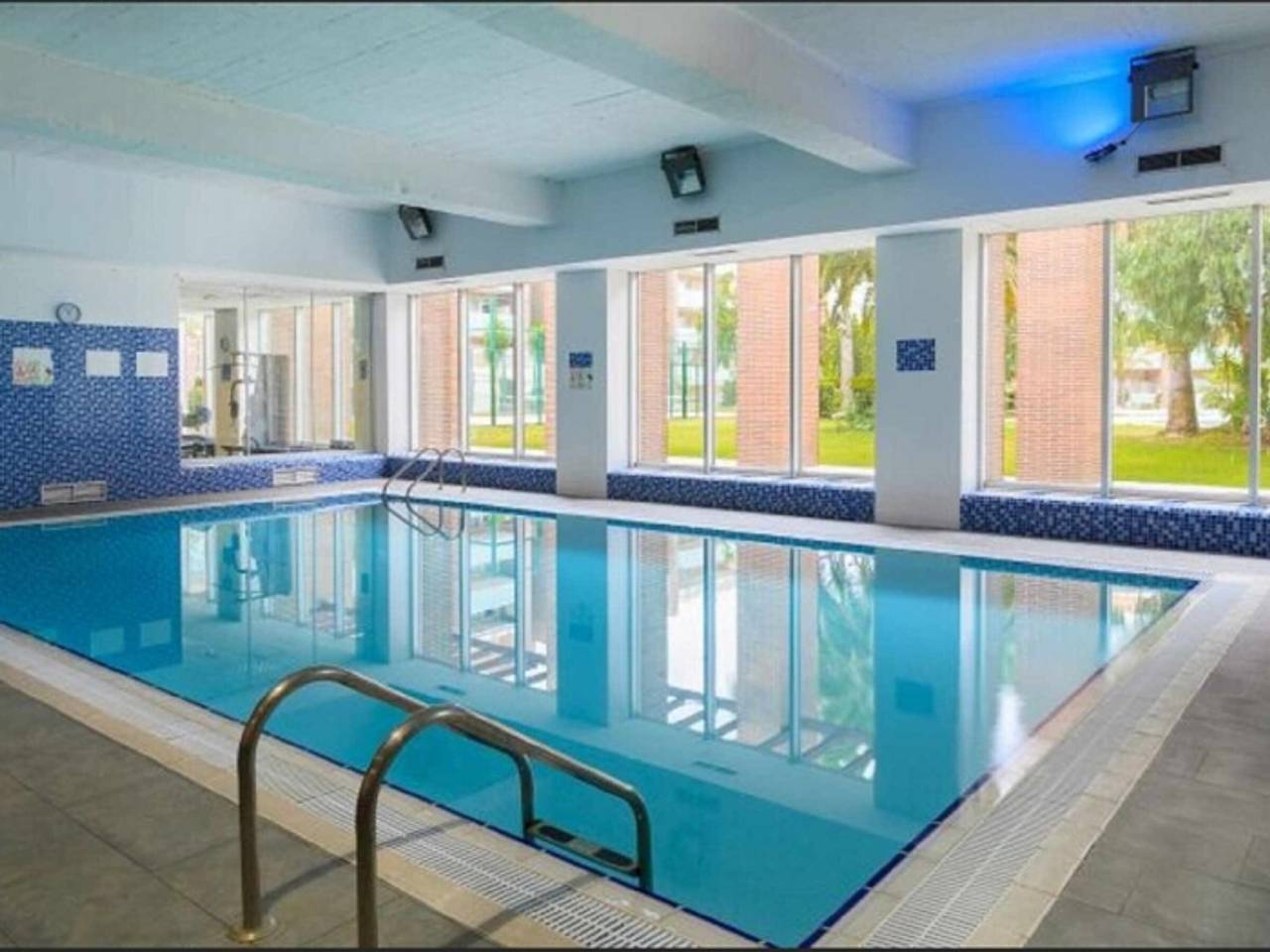 Entire apartment, Spacious 2-bedroom apartment with spa in Salou in Salou, Costa Dorada