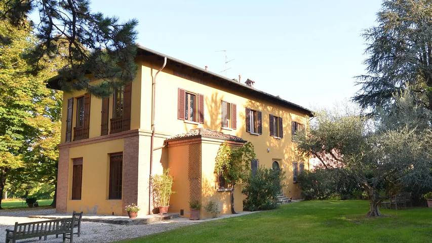 Casa vacanza per 10 persone, con giardino e piscina a Faenza