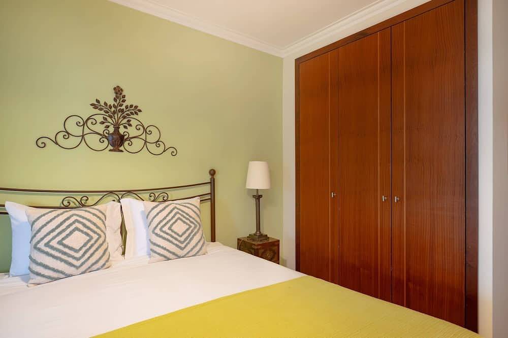 Apartamento entero, Espinho Retreat with Balcony in Espinho, Distrito de Aveiro