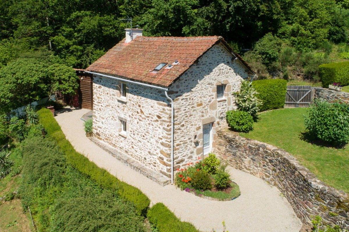 Gîte Le Fournil de Sagnabous, charme et authenticité in Saint-Santin-Cantalès, Région d'Aurillac