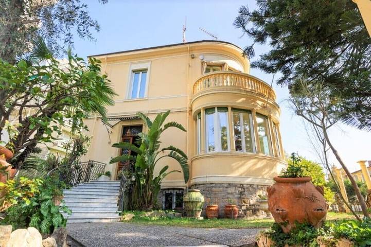 Villa pour 12 personnes, avec balcon et jardin, animaux acceptés à San Remo