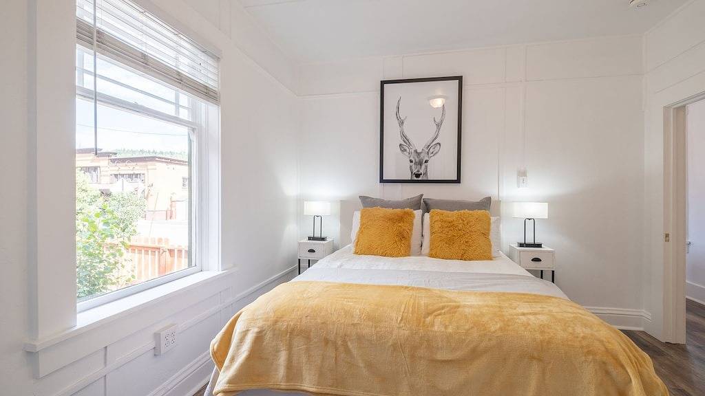 Chic Downtown Truckee Home | Desk, Pet Friendly | 9 Mins to Northstar Ski in Truckee, Nevada County