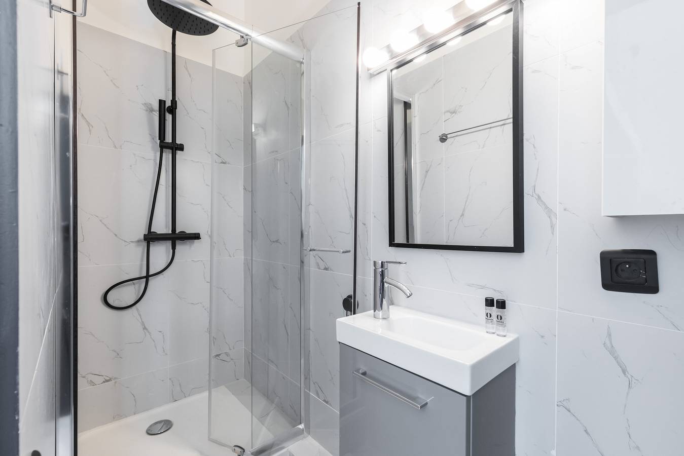 Appartement entier, 24 Cassini in Nice, Côte méditerranéenne (France)