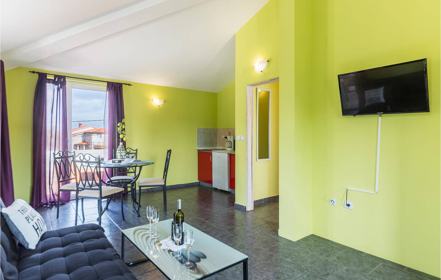 Ganze Ferienwohnung, Ferienwohnung für 4 Personen mit Garten in Ližnjan, Pula-Medulin