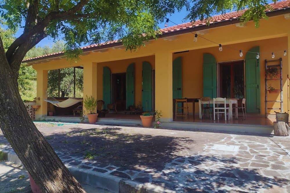 Apartamento entero, Podere Saliccioni, Holiday in the hills between art cities and nature. in Pistoya, Provincia de Pistoia