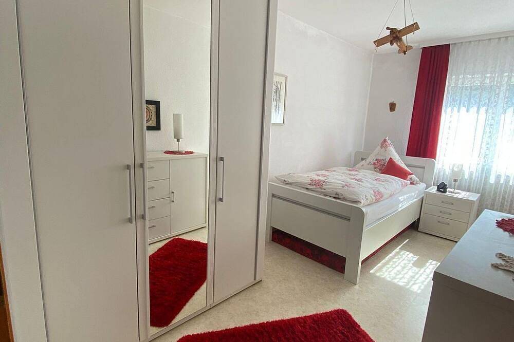 Ganze Wohnung, Ferienresidenz M.J.S. Blanctanneur - Ferienwohnung Waldrose (3-Bettwohnung) in Ramberg, Südliche Weinstraße