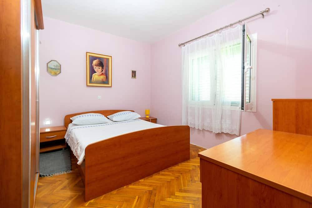 Ganze Wohnung, 3-Zimmer-Ferienwohnung mit Balkon Kraj, Pasman (A-8457-a) in Ugrinici, Tkon