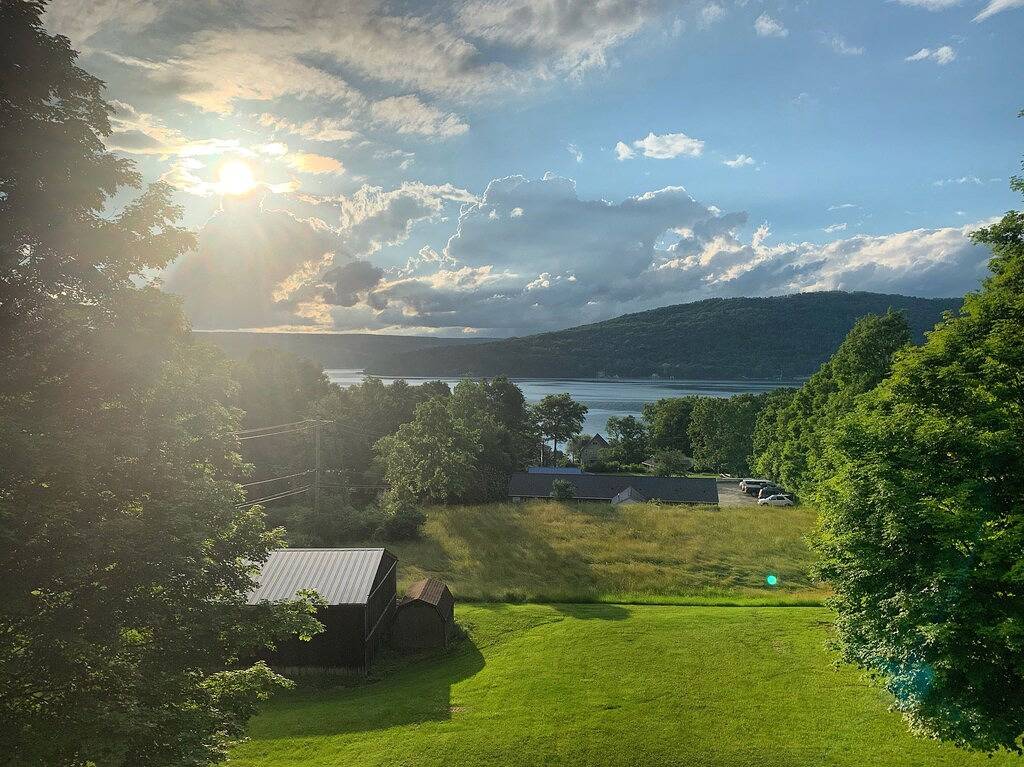 Keuka View Sonnenuntergänge auf Hyatt Hill in Keuka Lake