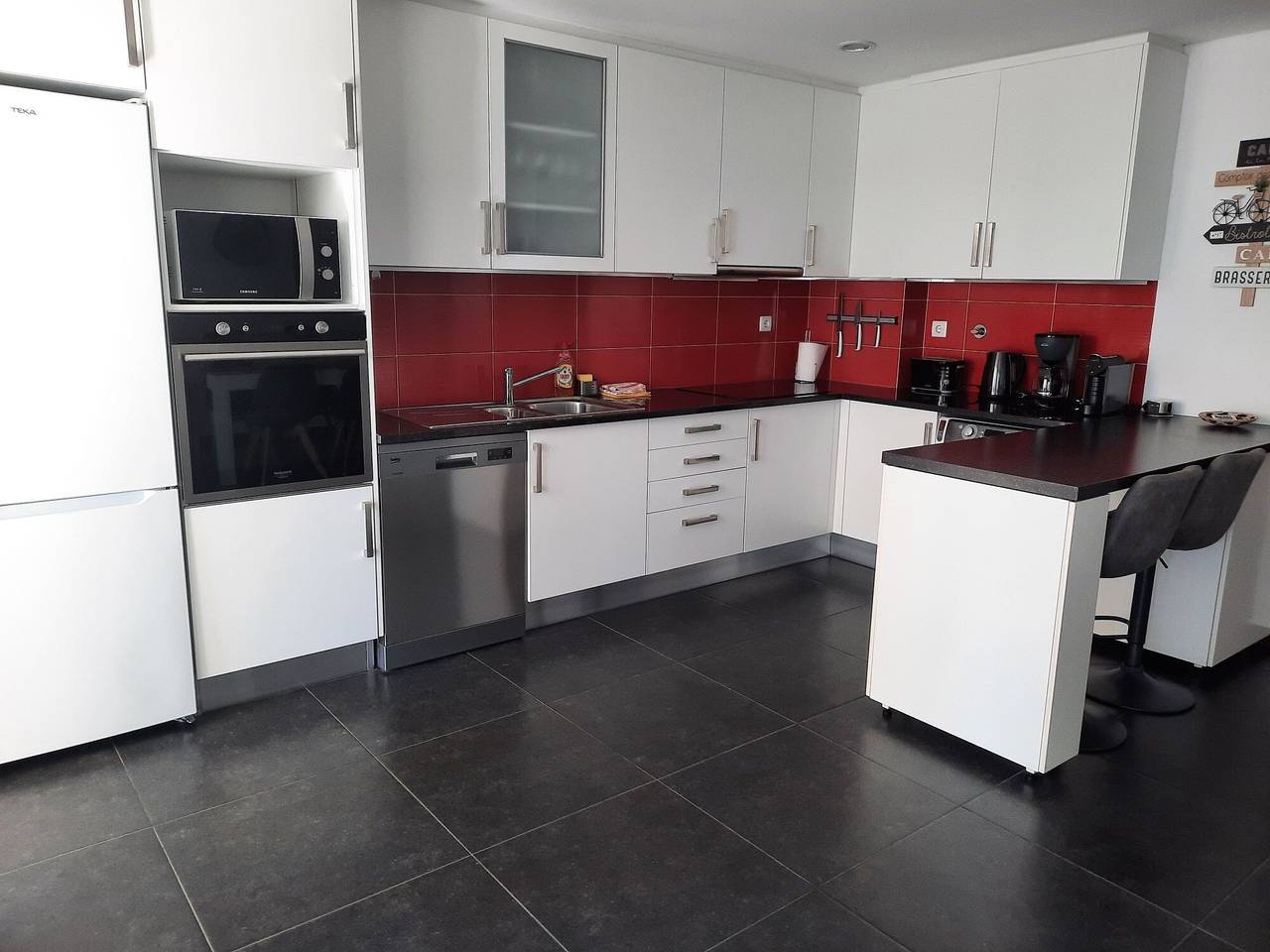 Apartamento entero, Apartamento 'Cantinho Do Amparo' con balcón, wifi y aire acondicionado in Praia da Rocha, Portimão