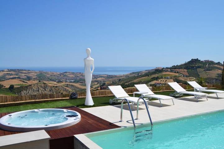 B&b per 2 persone, con Balcone e Idromassaggio nonché Terrazza e Giardino a Atri