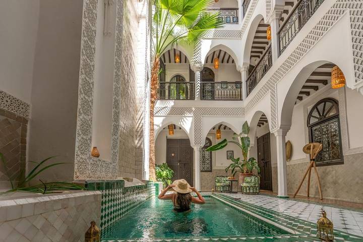 Riad pour 2 personnes, avec piscine et jardin ainsi que sauna et vue à Marrakech