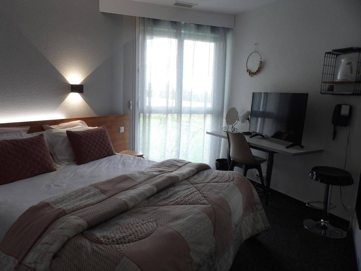 Standard Double or Twin Room with Garden View in Saint-Victor (Allier), Région de Montluçon