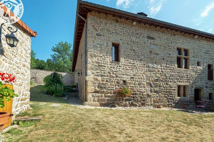 Gîte pour 6 personnes, avec jardin dans Montarcher