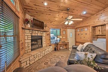 Log Cabin for 4 Guests in Broken Bow Lake, McCurtain County, Picture 1