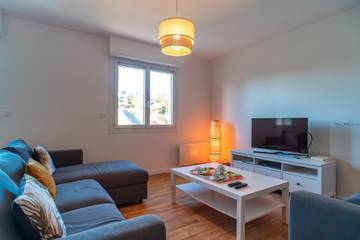 Location de vacances pour 5 personnes, avec terrasse et jardin à Saint-Nic