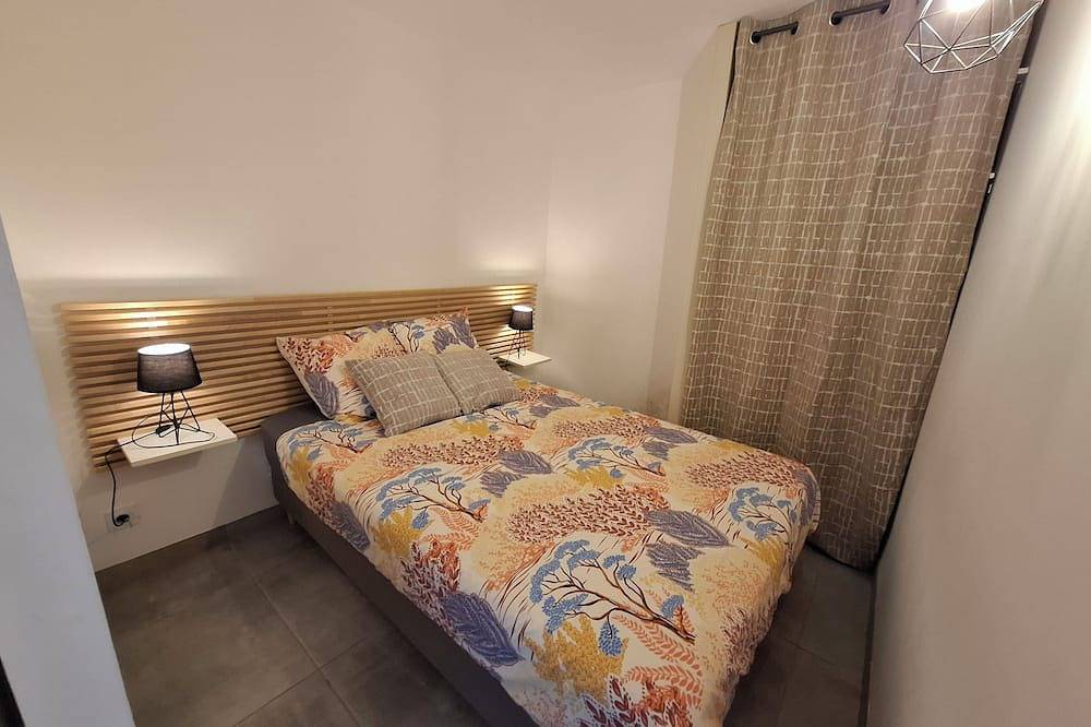 Apartamento entero, Apartment between land and sea, cosy and comfortable accommodation. in Poussan, Côte d'Améthyste