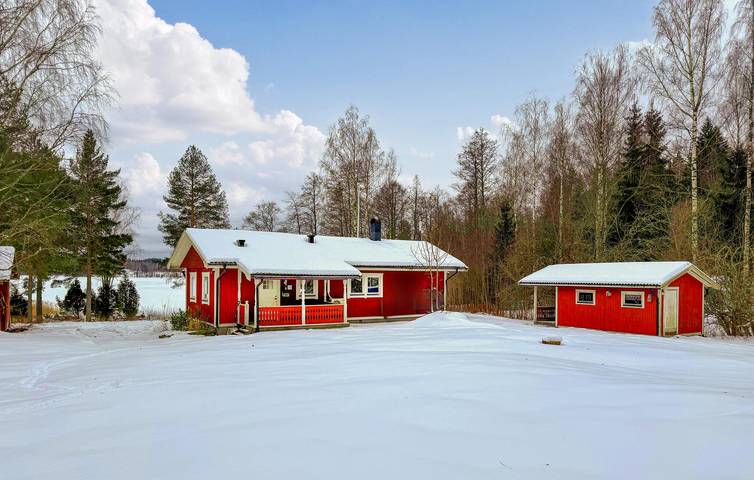 Hus för 10 Personer med trädgård in Värmland
