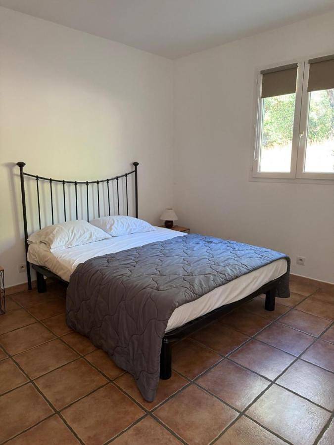 Location de vacances pour 4 personnes, avec vue ainsi que piscine et jardin, animaux acceptés dans Filitosa - 4