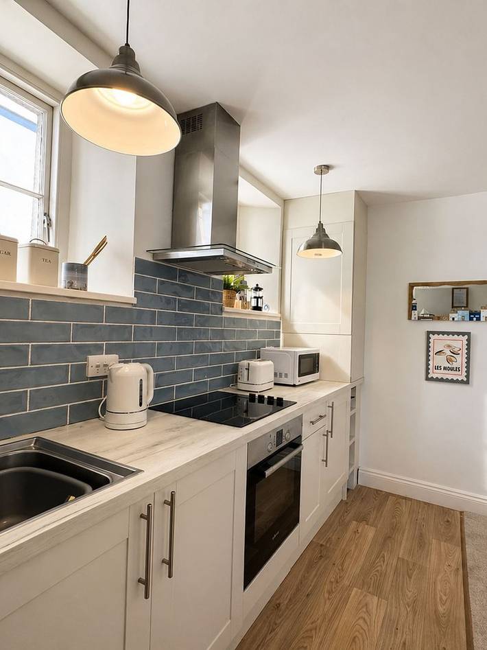 Holiday home for 4 people, with garden, with pets in Torquay