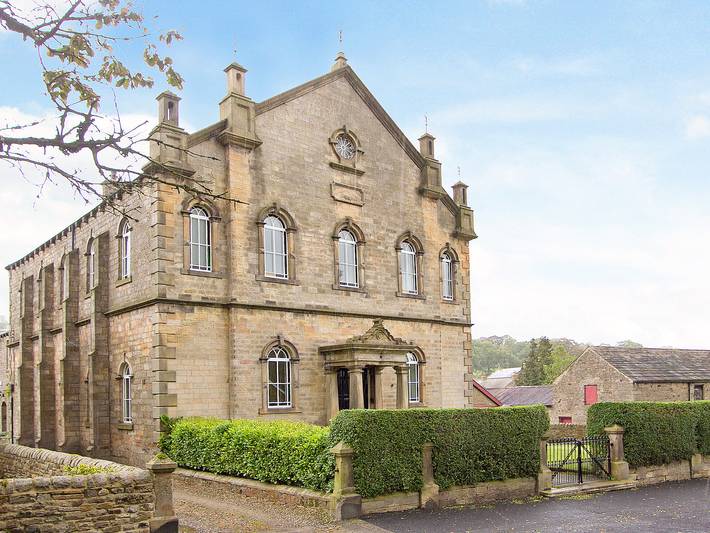 Cottage for 14 people, with garden, with pets in Middleton-in-Teesdale
