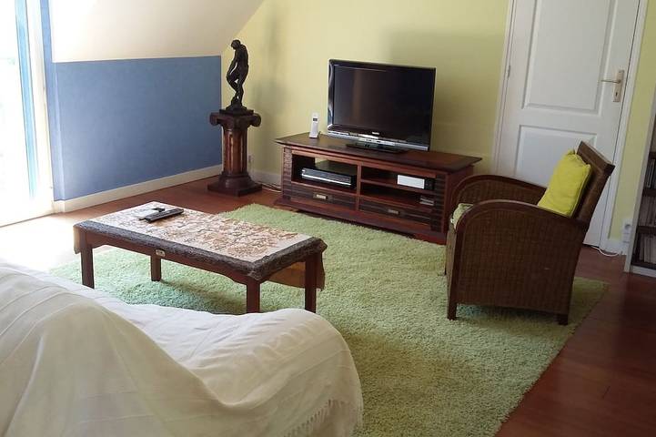 Location de vacances pour 6 personnes, avec jardin et terrasse à Le Tour-du-Parc - 4