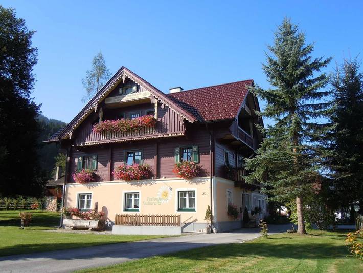 Ferienhaus für 10 Personen, mit Balkon und Garten in Pruggern