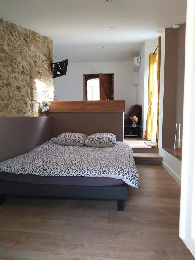 Gîte pour 5 personnes, avec vue et jardin à Saint-Pierre-d'Aurillac