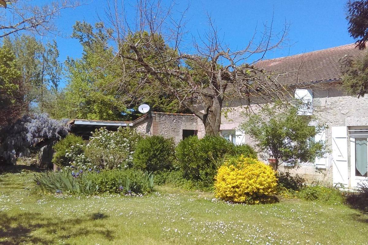 Two-Bedroom Villa in Saint-Pierre-de-Buzet, Région de Nérac
