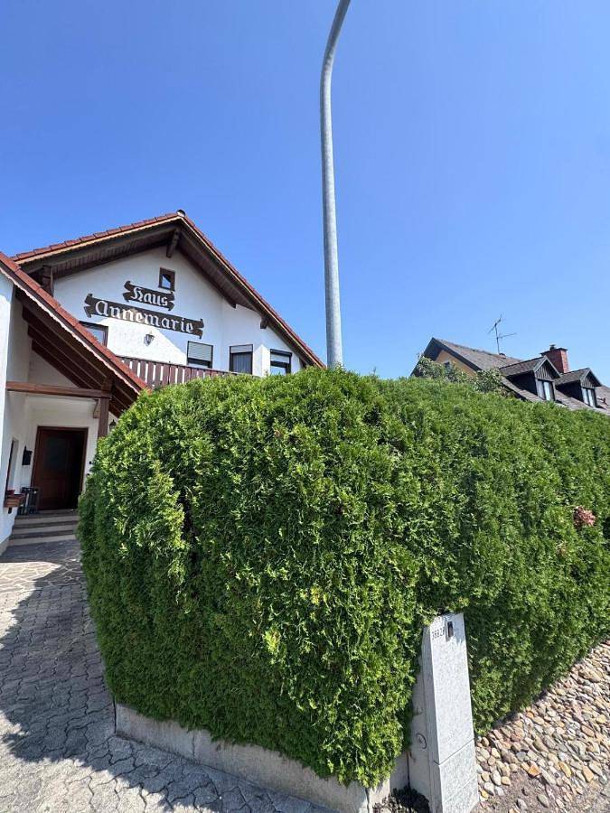Ferienwohnung für 3 Personen, mit Balkon und Terrasse sowie Garten