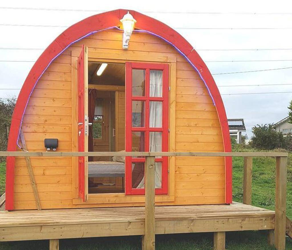 Cabane en bois pour 2 personnes avec terrasse in Cornouailles