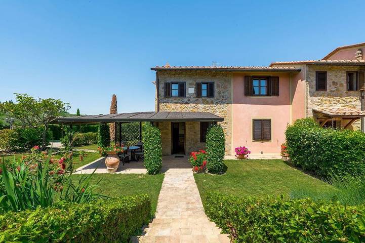 Casa di Campagna a Montaione con 6 camere da letto e 14 posti letto in Montaione, Firenze province