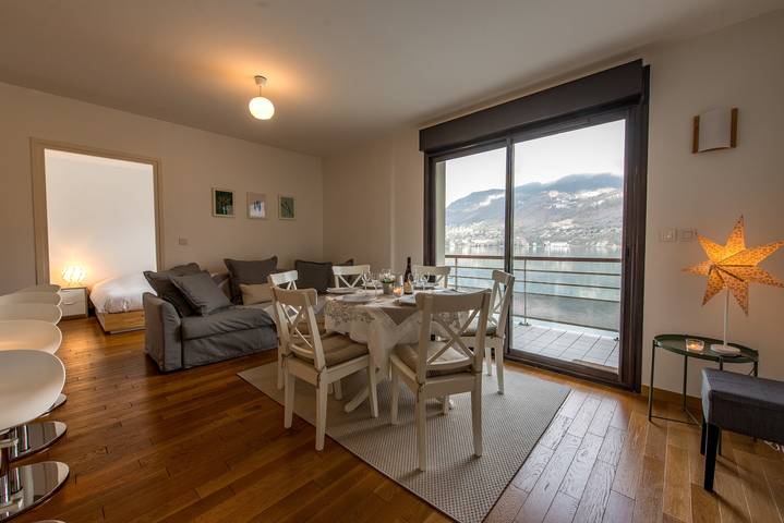 Gîte pour 6 personnes, avec Balcon et Vue sur le lac à Duingt