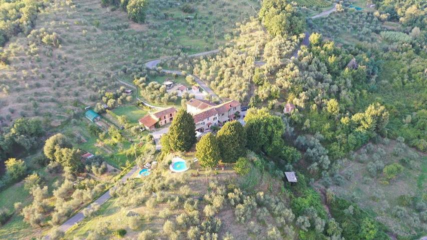 Rustico per 3 persone, con Terrazza e Giardino nonché Piscina e Panorama a Lucca