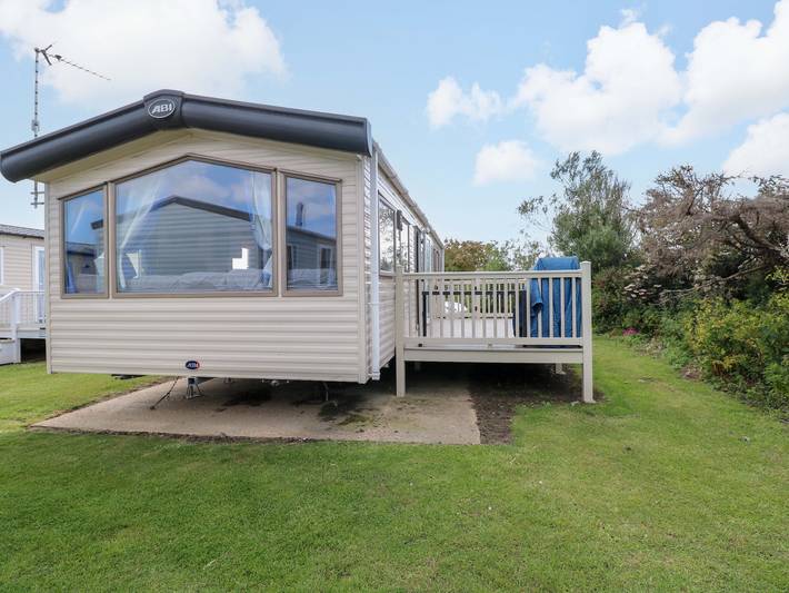 Bungalow for 8 people, with Garden and Pool in Suffolk